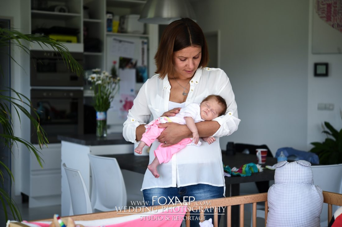 Emy ! Un bébé, un nouveau né.. Une jolie poupée ! — FOXAEP, photographe Bourgogne
