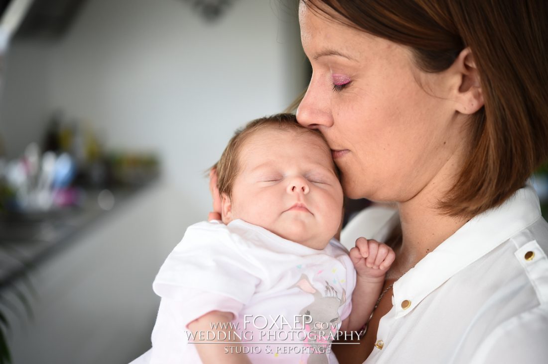 Emy ! Un bébé, un nouveau né.. Une jolie poupée ! — FOXAEP, photographe Bourgogne