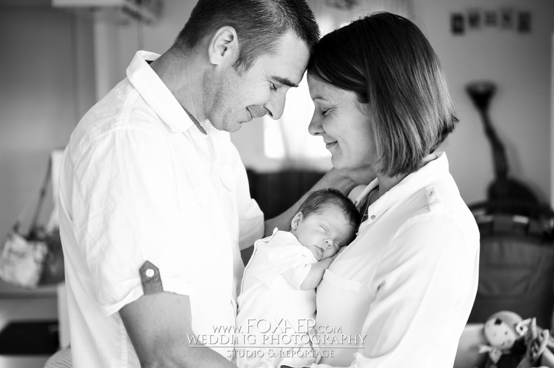 Emy ! Un bébé, un nouveau né.. Une jolie poupée ! — FOXAEP, photographe Bourgogne