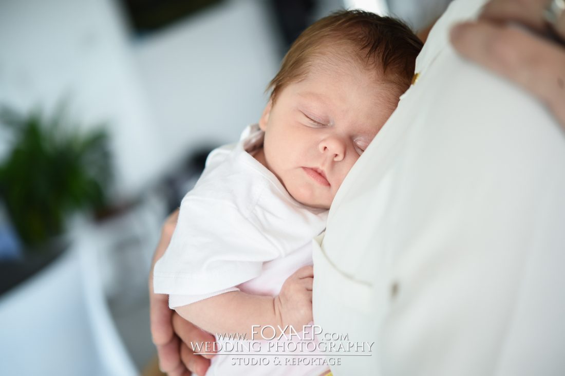 Emy ! Un bébé, un nouveau né.. Une jolie poupée ! — FOXAEP, photographe Bourgogne