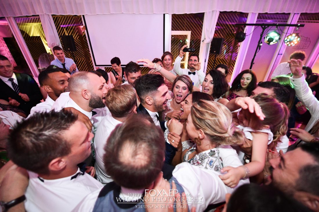 Mariage Domaine Pont de Pany – Jordan & Magdalena — FOXAEP, photographe Bourgogne